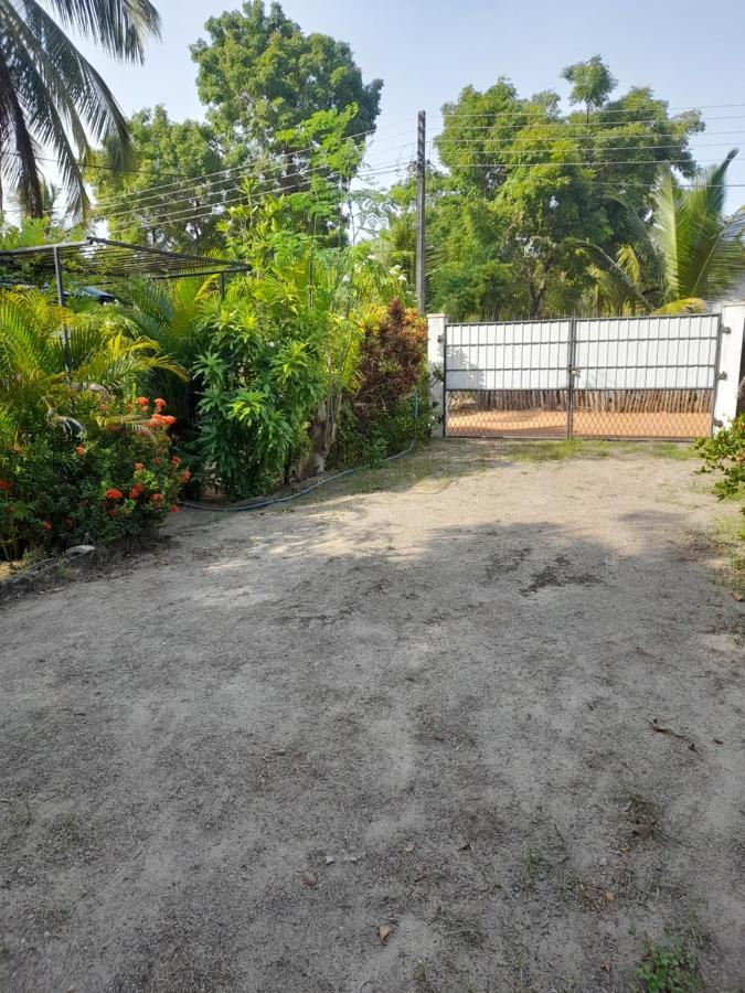 Batti Relax Point Villa & Rooms Batticaloa Exterior foto